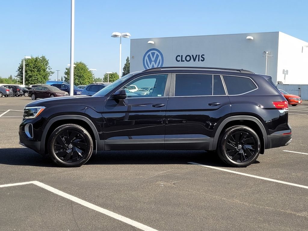 2025 Volkswagen Atlas SE w/Tech - Photo 8