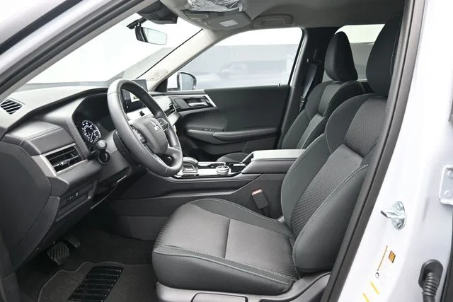 New 2026 White Mitsubishi ES 1.5T 2WD image 7