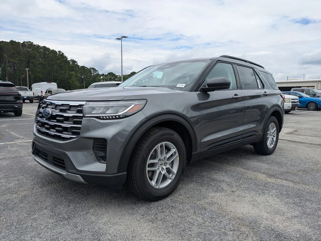 New 2026 Carbonized Gray Metallic Ford Active image 8