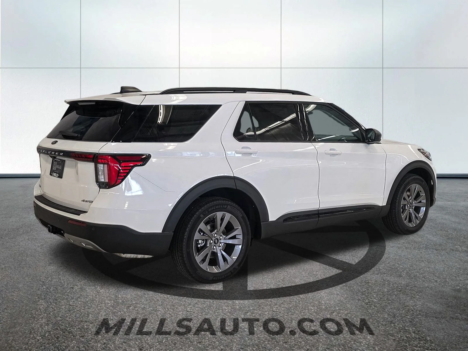 2026 Ford Explorer Active - Photo 8