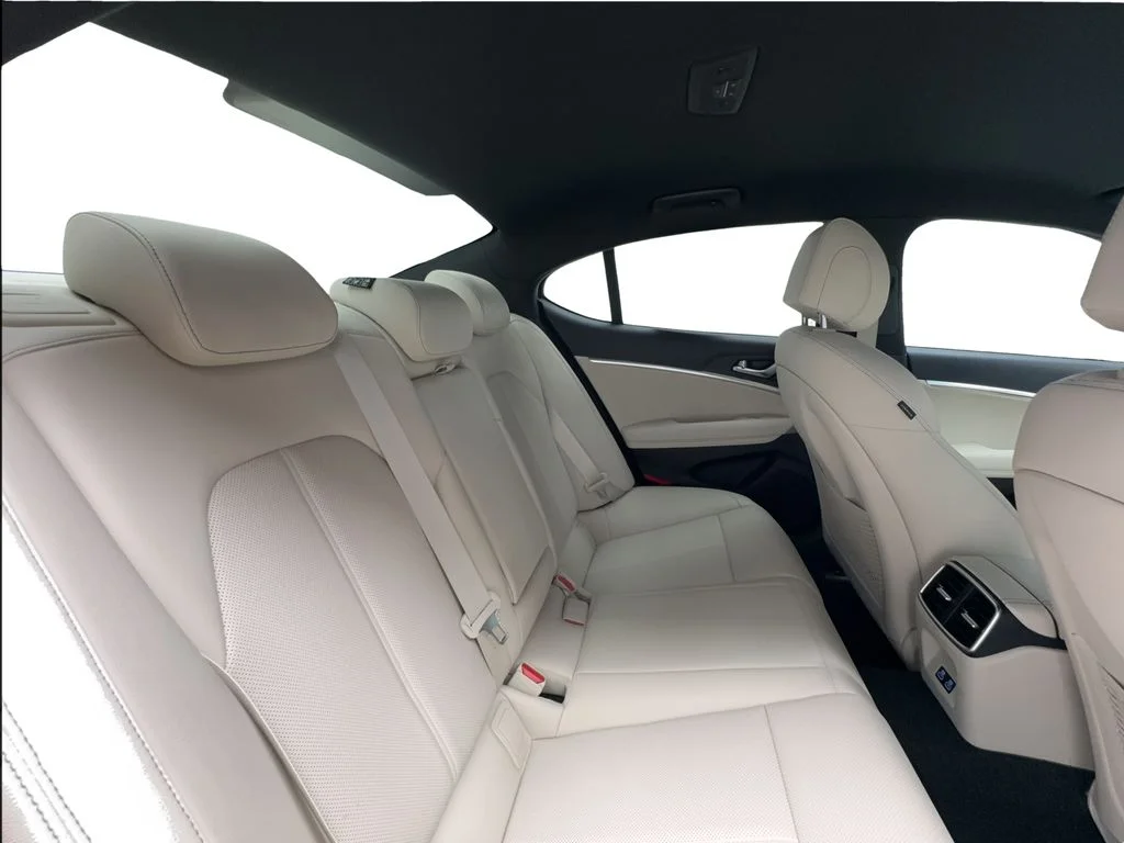 Used 2026 Silver Genesis 2.5T image 24