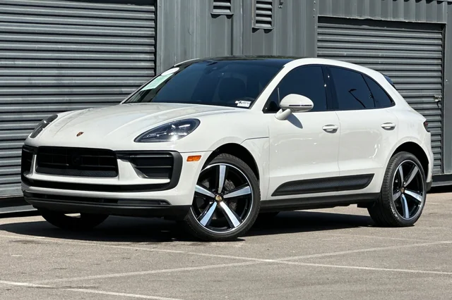 2023 Porsche Macan AWD