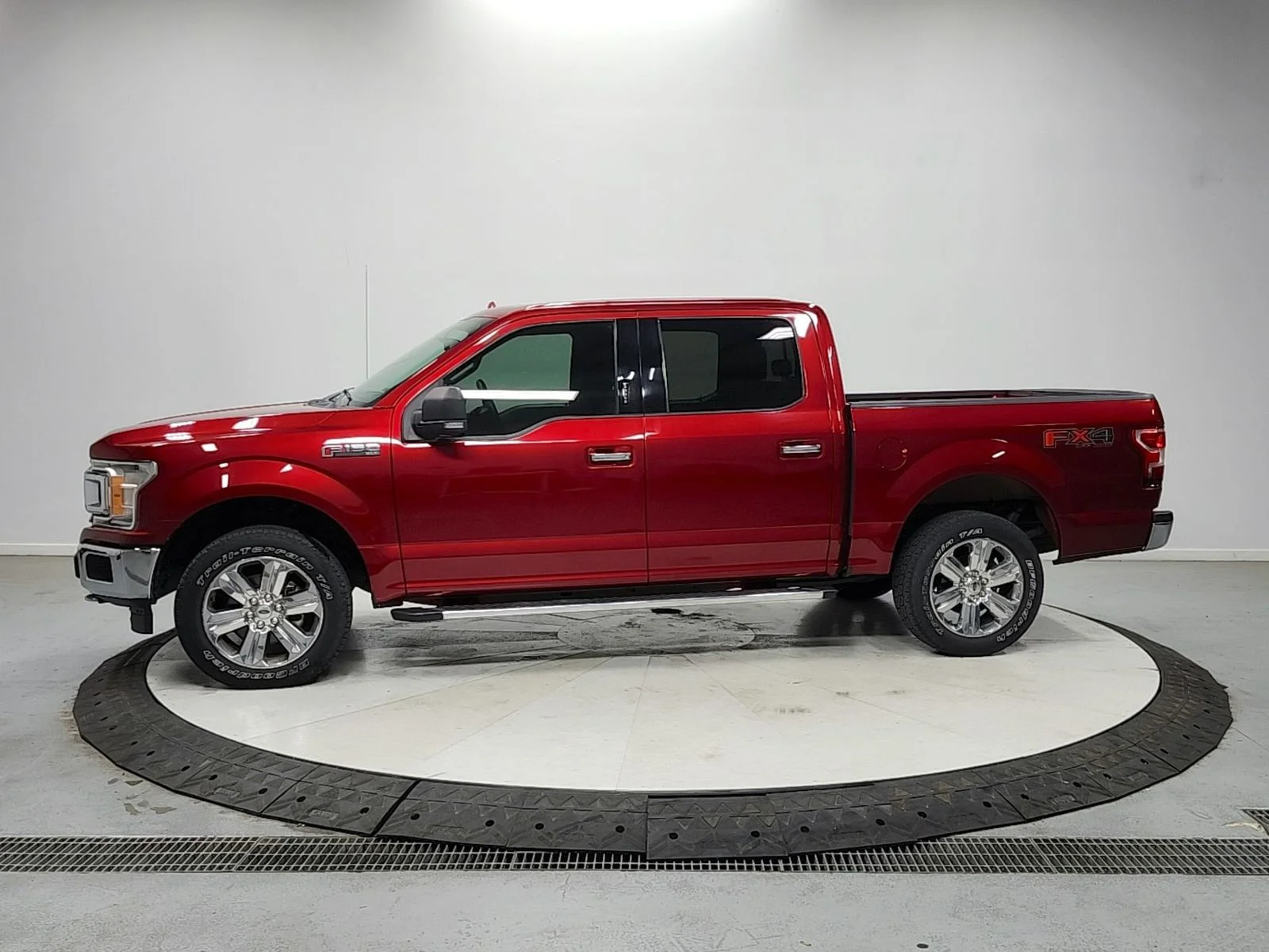 Used 2018 Red Ford XLT image 4