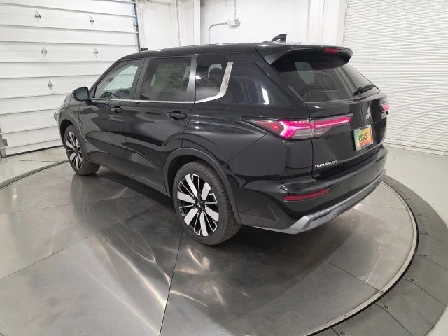 2026 Mitsubishi Outlander SE - Photo 7