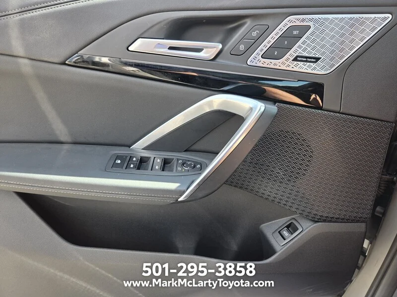 Used 2025 SPACE SILVER METALLIC BMW XDRIVE28I SPORTS ACTIVITY VEHICLE image 25