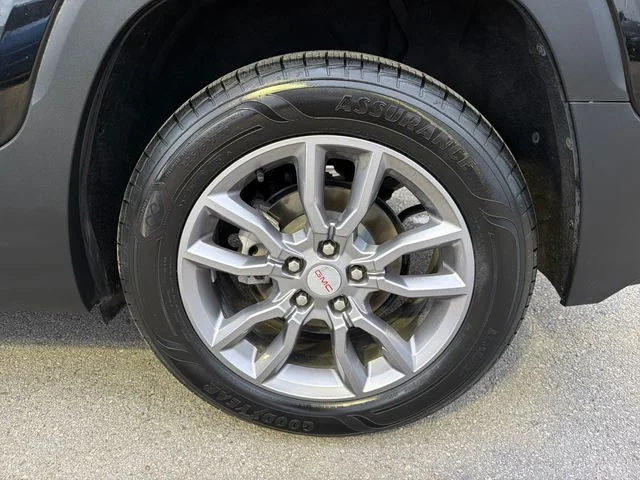 Used 2022 Black GMC SLT image 31