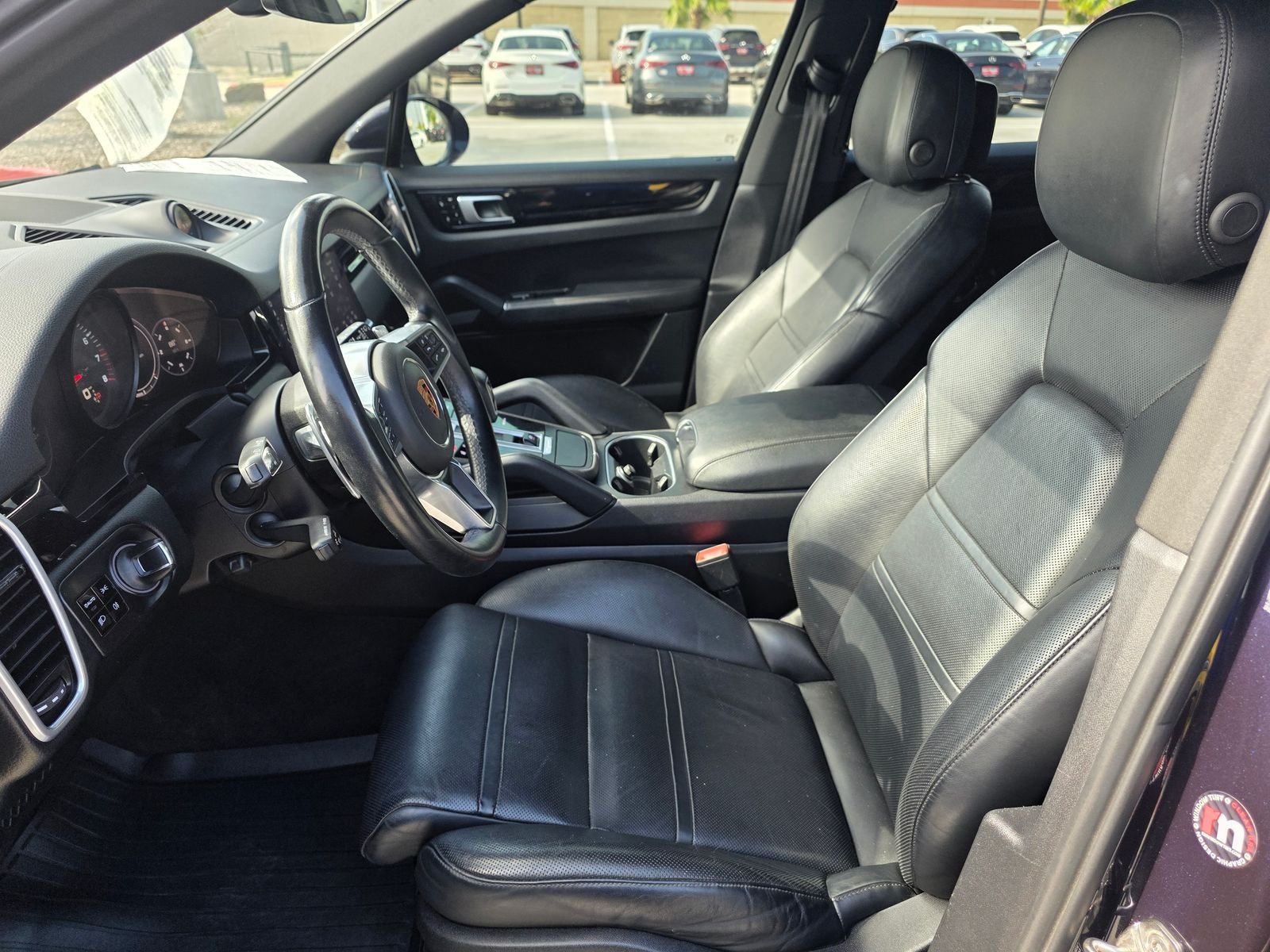 Used 2019  Porsche Base image 12