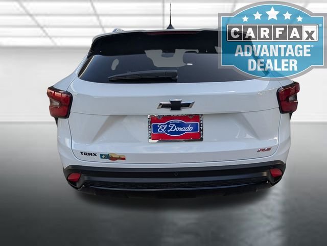 Used 2025 Summit White Chevrolet 2RS image 28