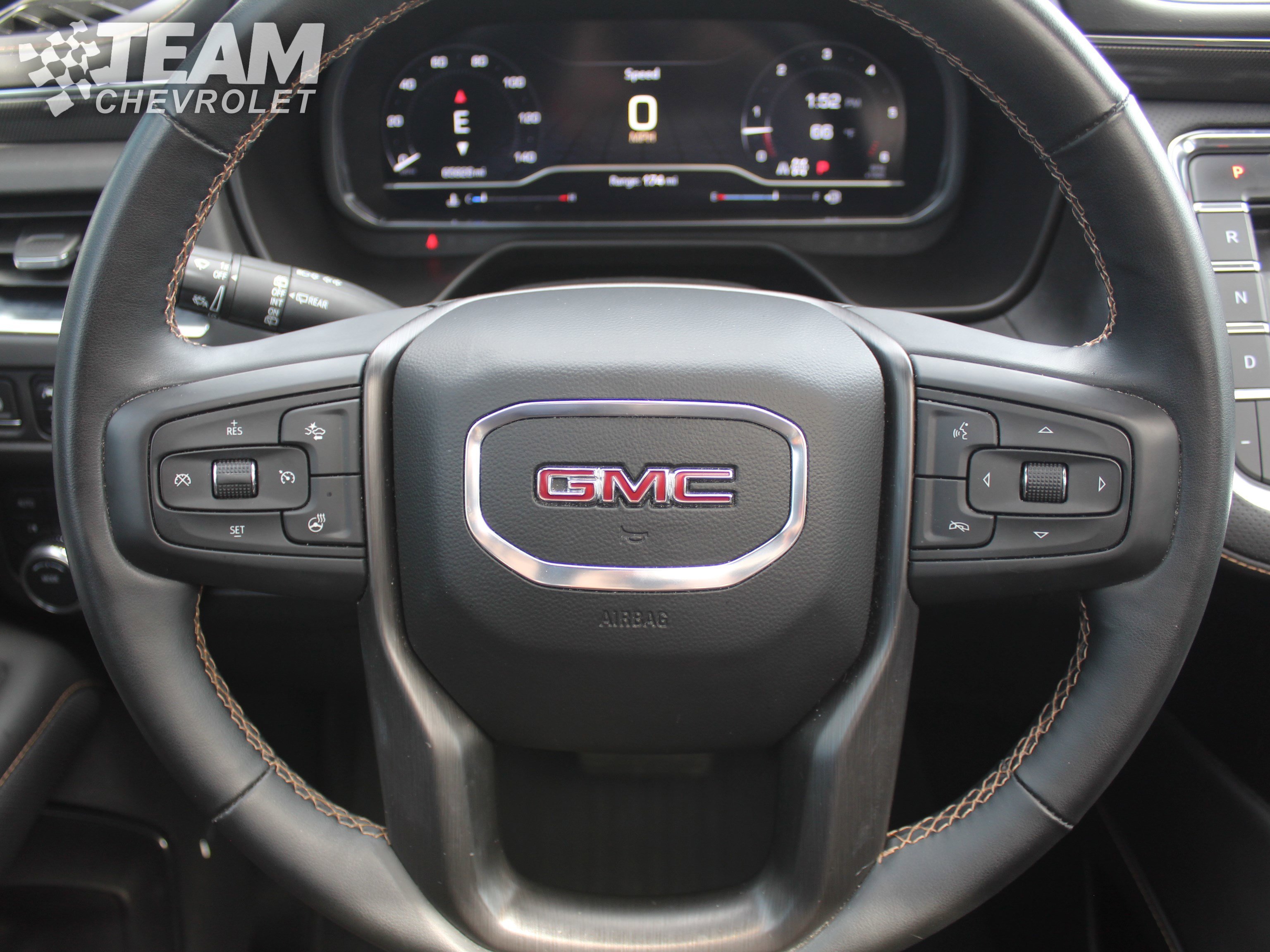 2023 GMC Yukon AT4 - Photo 13
