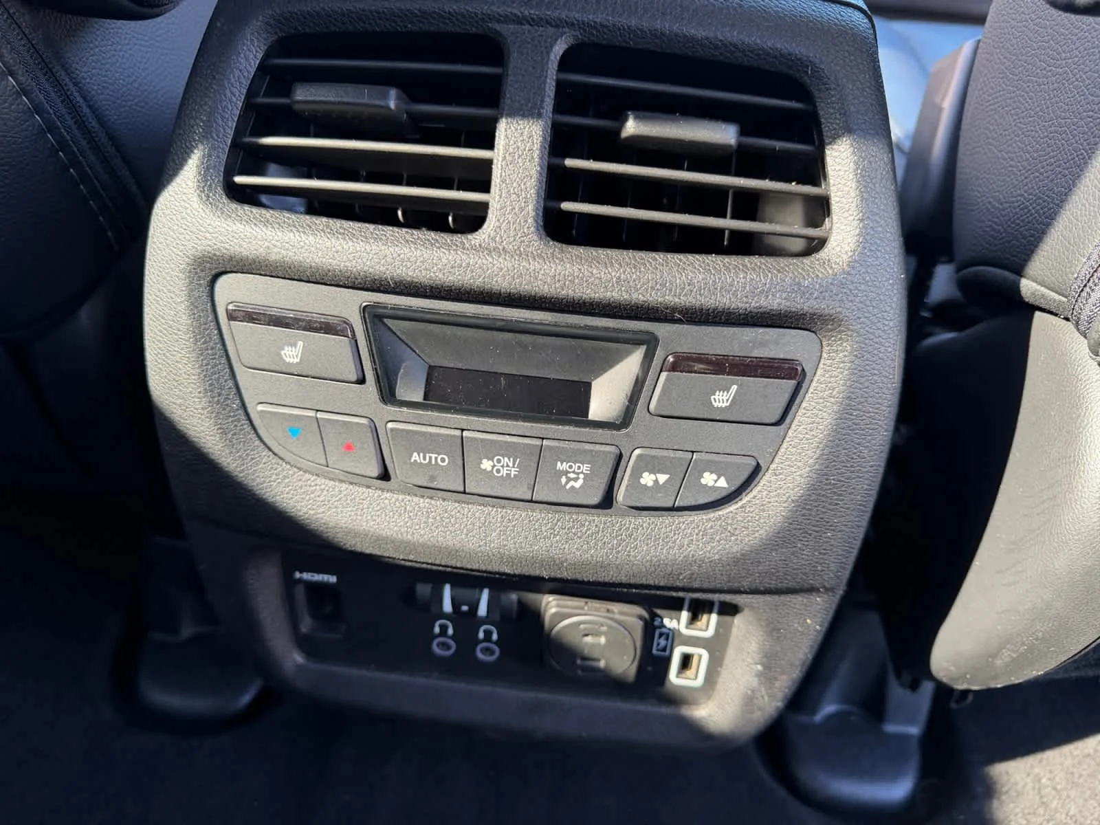 Used 2019 White Diamond Pearl Honda Touring 7-Passenger image 36