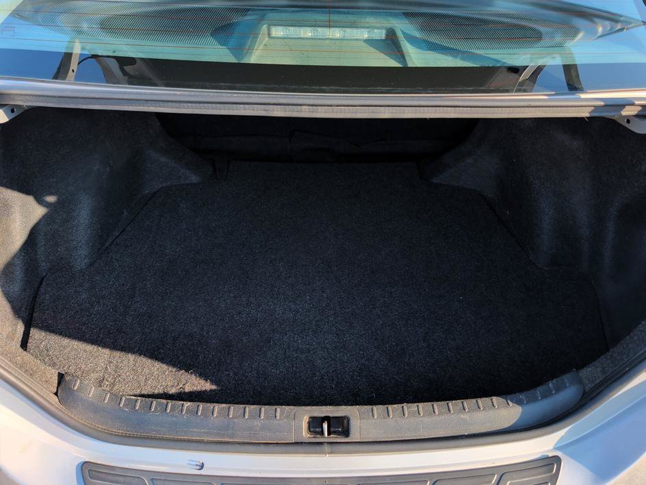 Used 2018 Classic Silver Metallic Toyota SE image 14