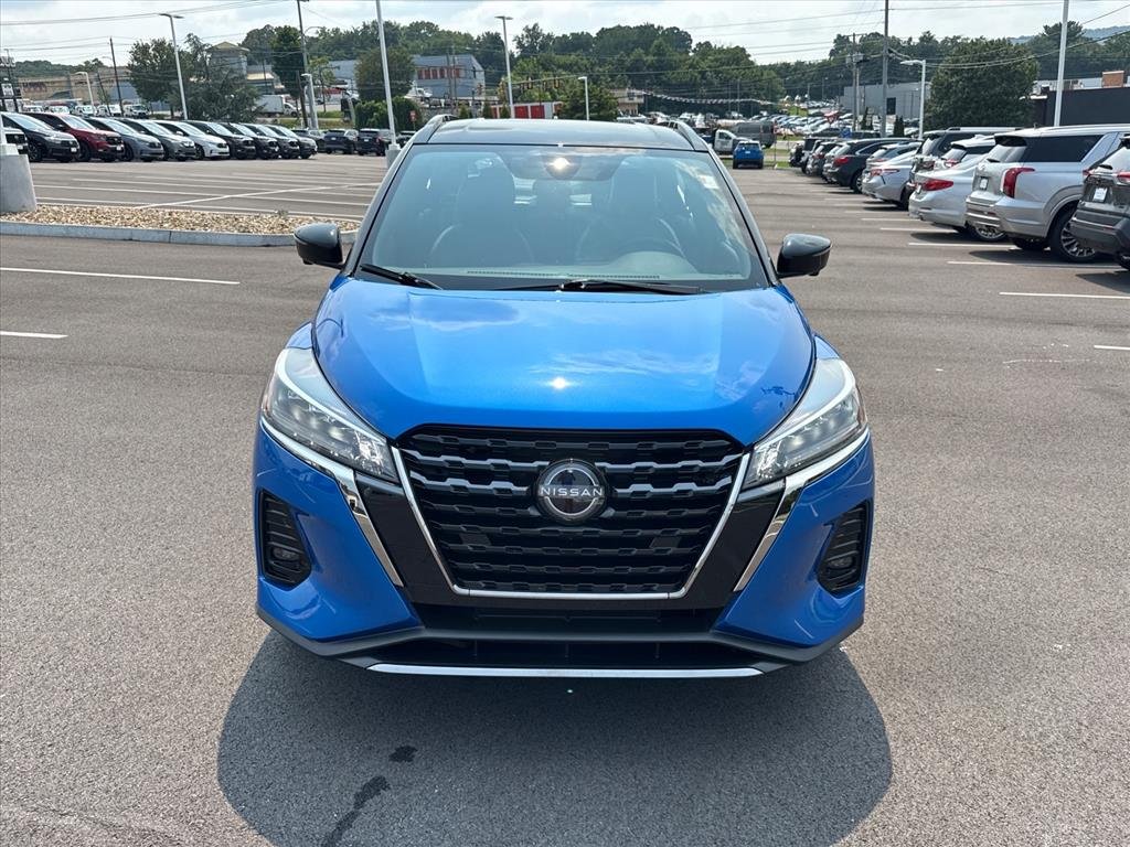 Used 2023 Electric Blue Metallic/Super Black Nissan SR image 11