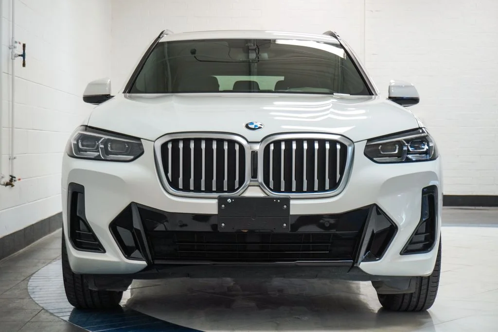 Used 2022 White BMW xDrive30i image 38