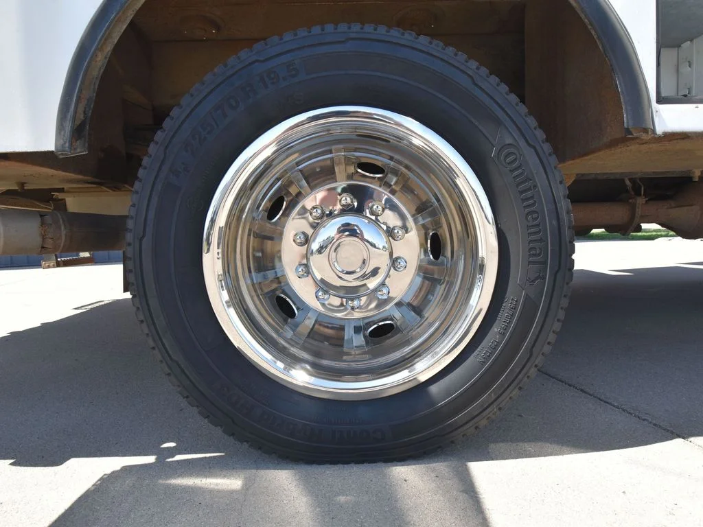 2014 Ford F-550 - Photo 24