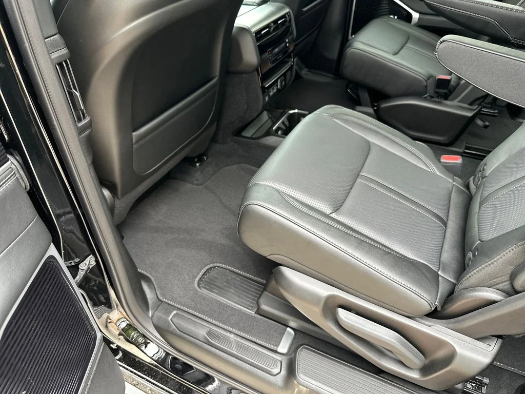 New 2026 High Gloss Black Exterior Paint Jeep Limited Reserve image 33