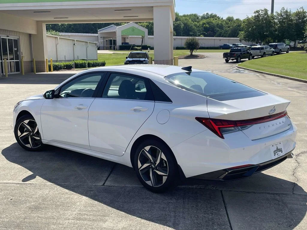 Certified Used 2023 Serenity White Pearl Hyundai Limited image 5