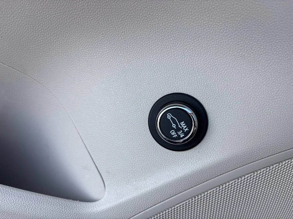 Used 2023 Red Buick Avenir image 19