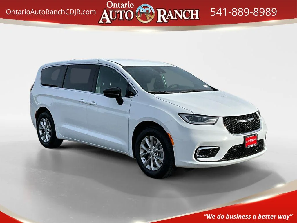 2026 Chrysler Pacifica Select AWD's photo