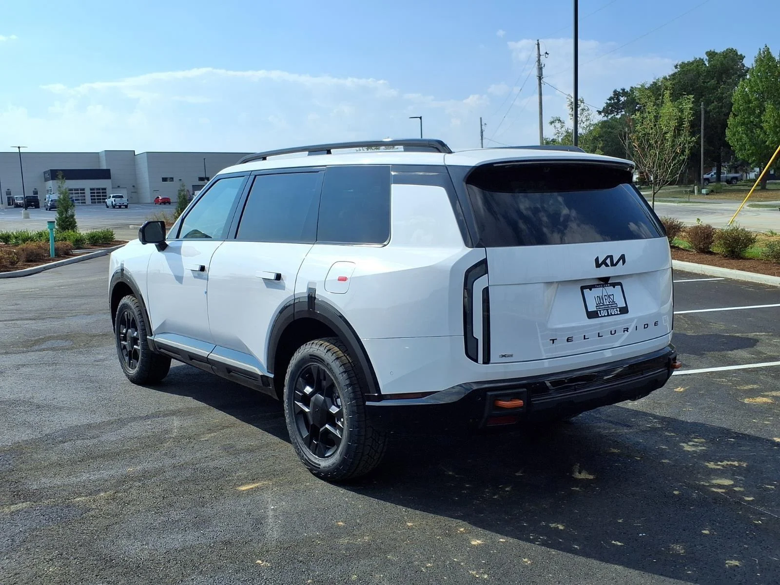 New 2027 Glacial White Pearl Kia X-Pro SX Prestige image 15
