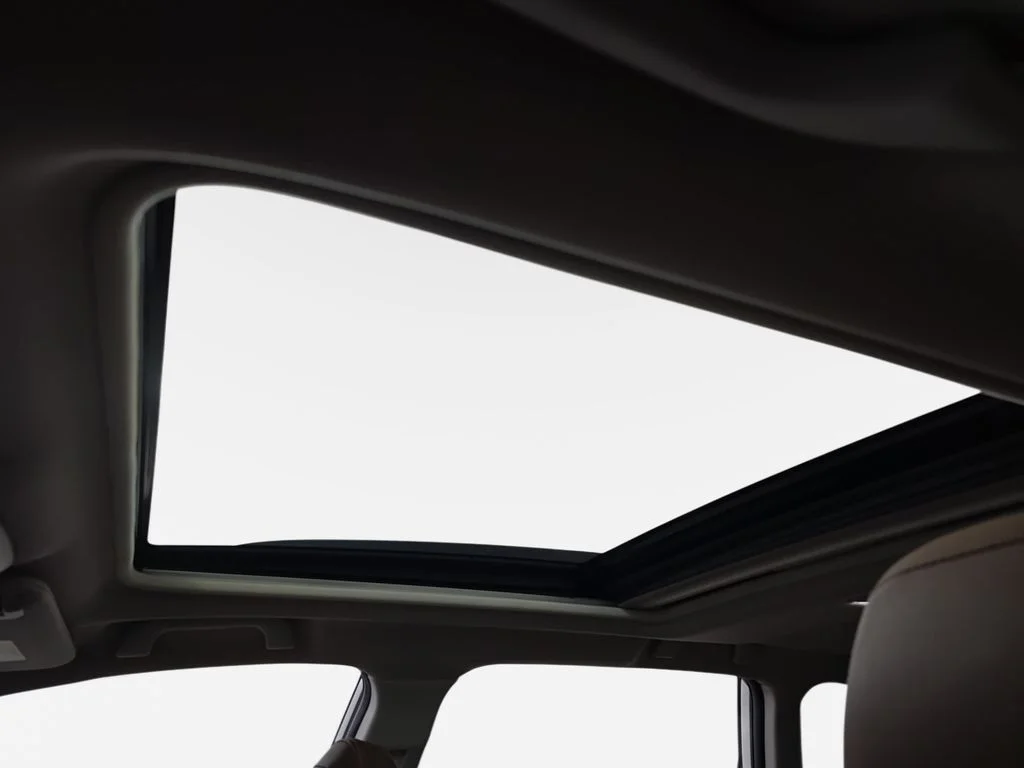 Used 2020 White Subaru Touring image 31