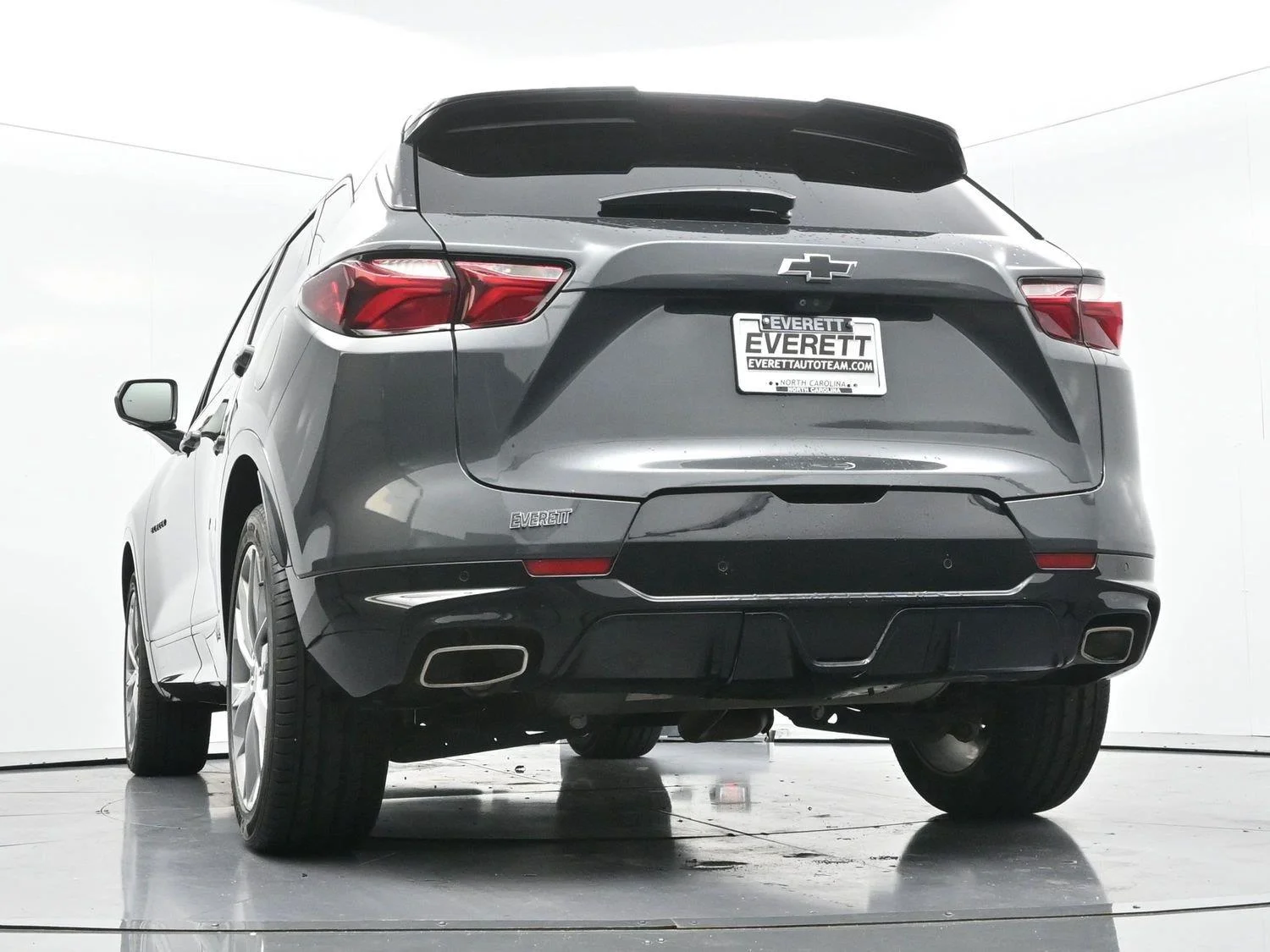 Used 2020 NIGHTFALL GRAY METALLIC Chevrolet RS image 46