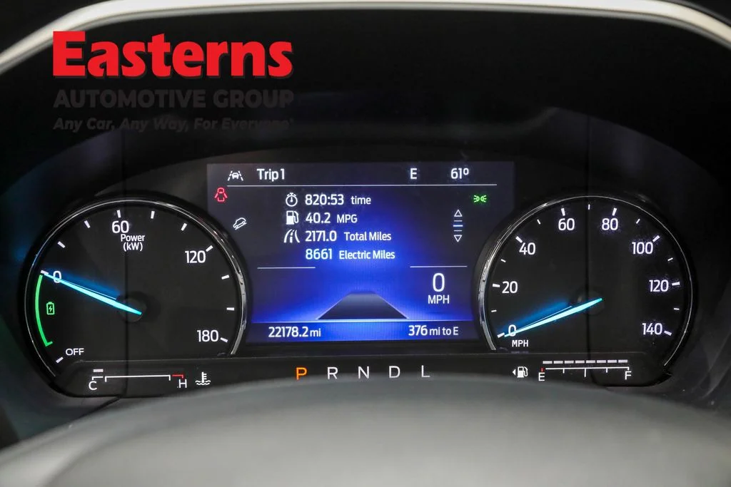 Used 2022 Black Ford SE image 18