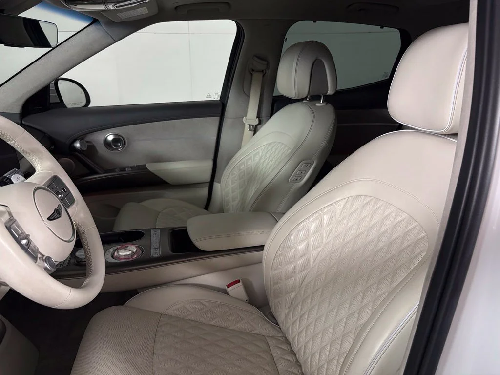 Used 2023 White Genesis Performance image 18