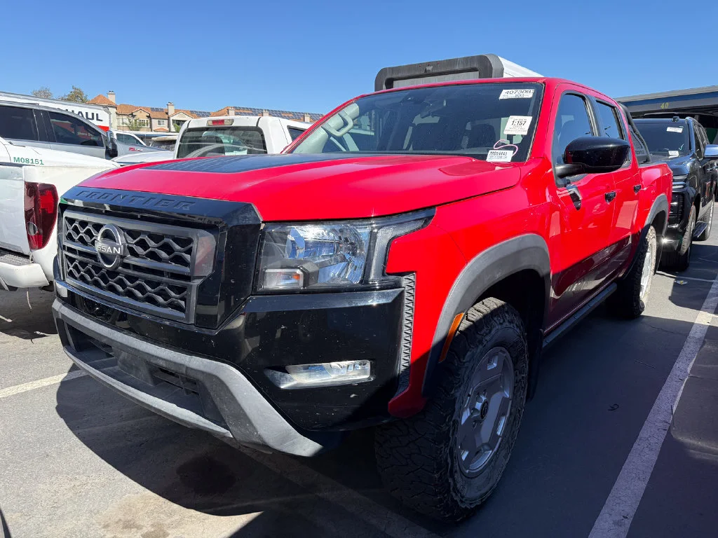 Used 2024  Nissan SV image 22