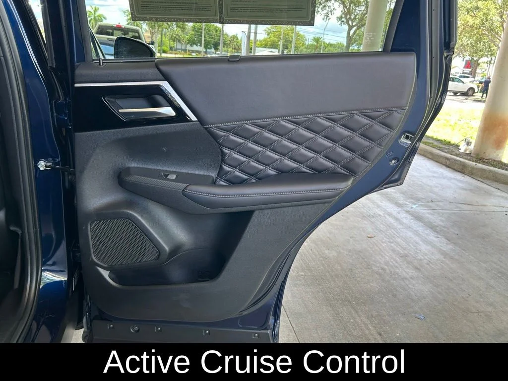 Used 2024 Blue Mitsubishi SEL Black Edition image 31