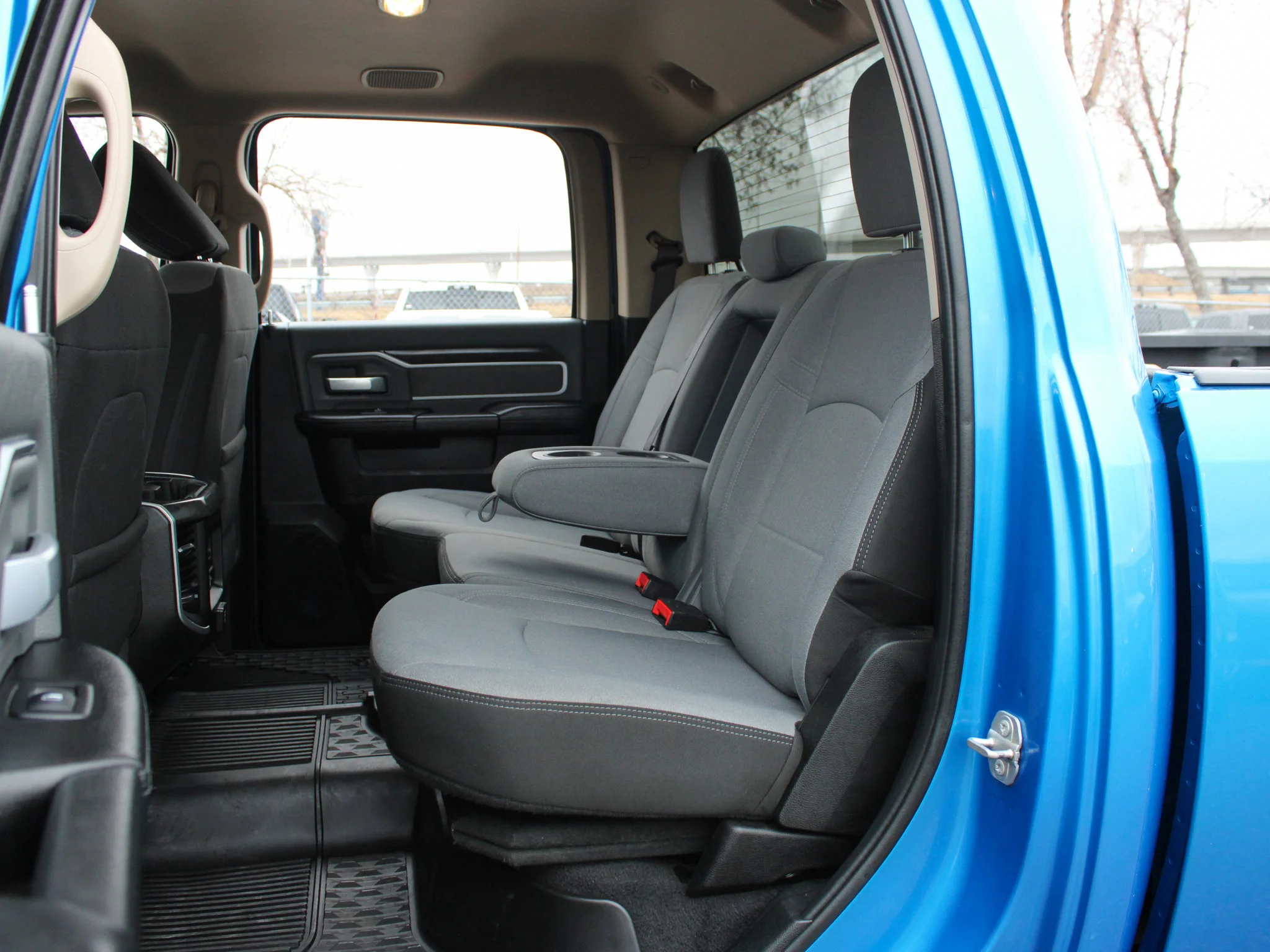 Used 2020 Blue RAM Big Horn *5th Wheel & Gooseneck | Apple CarPlay | Alpine | Cummins | Heated Seats image 16