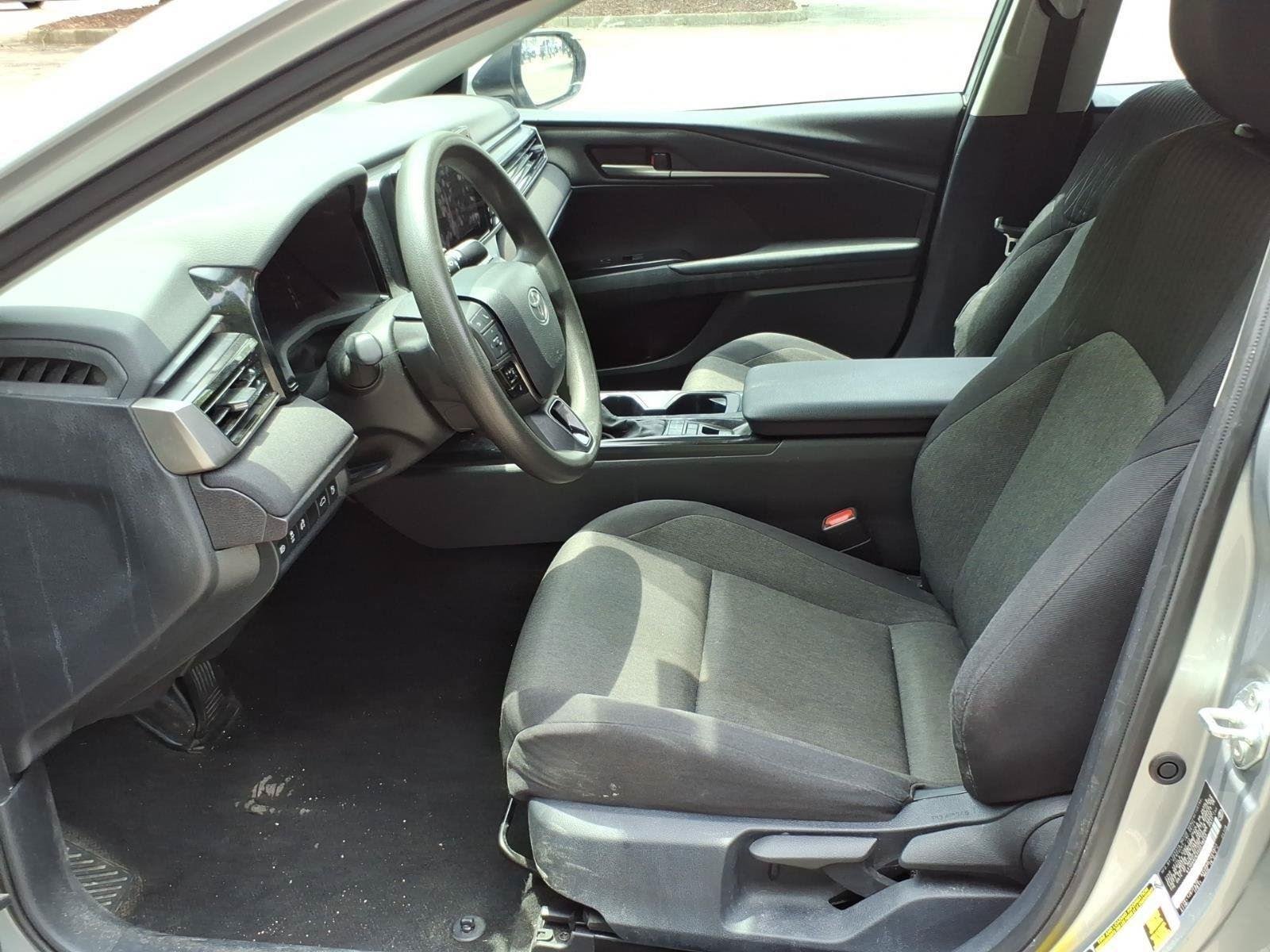 Used 2025  TOYOTA  image 15