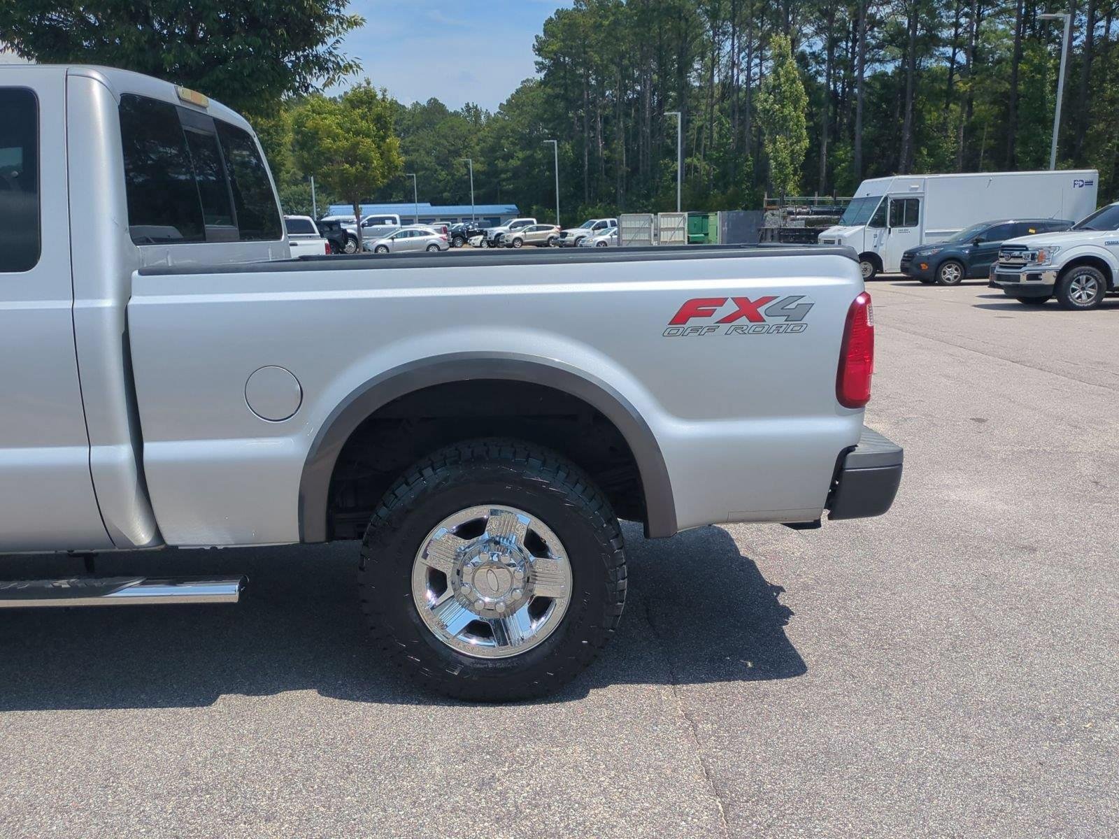 Used 2008 Silver Clearcoat Metallic Ford FX4 image 11