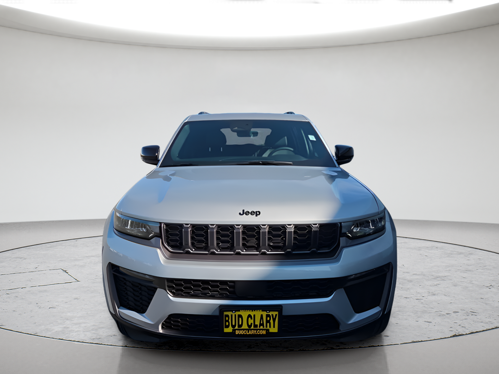 New 2026 Silver Zynith Exterior Paint Jeep Limited image 8