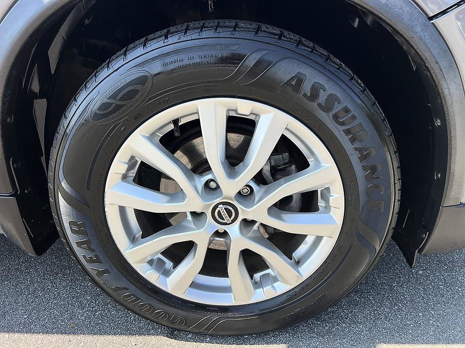 Used 2017 Gun Metallic Nissan SV image 12
