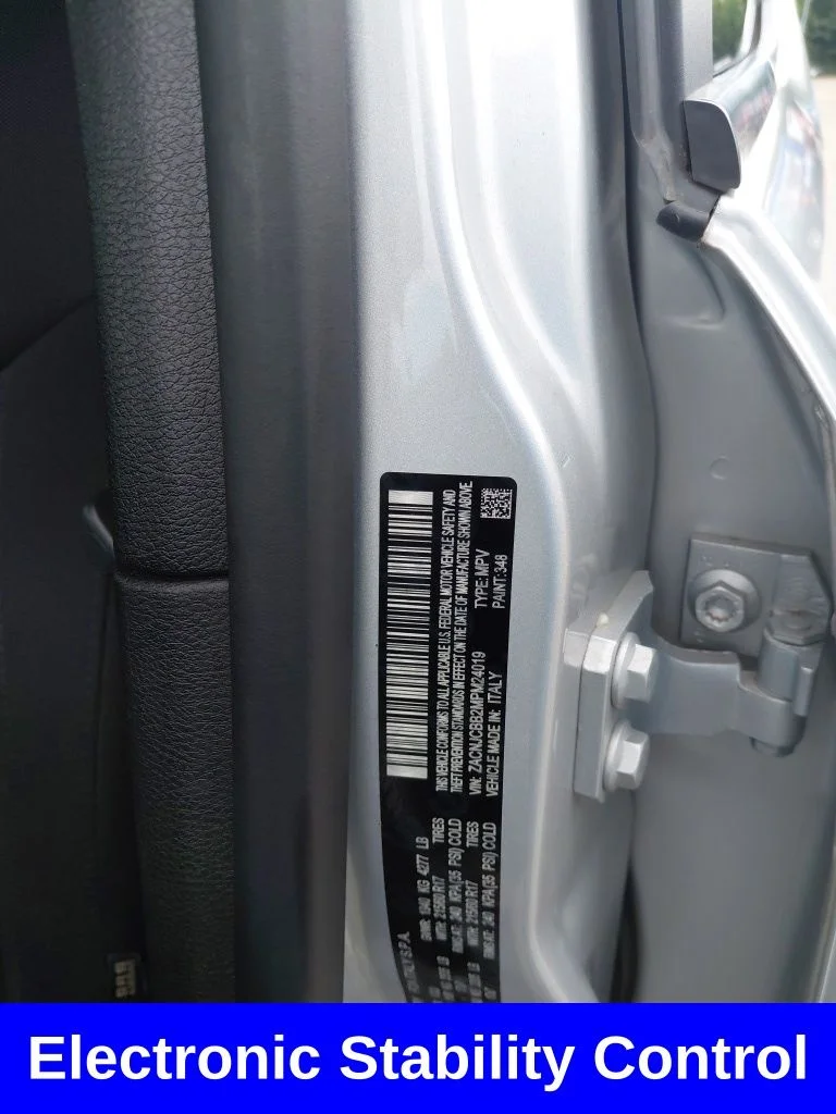 Used 2021 Silver Jeep Latitude image 23