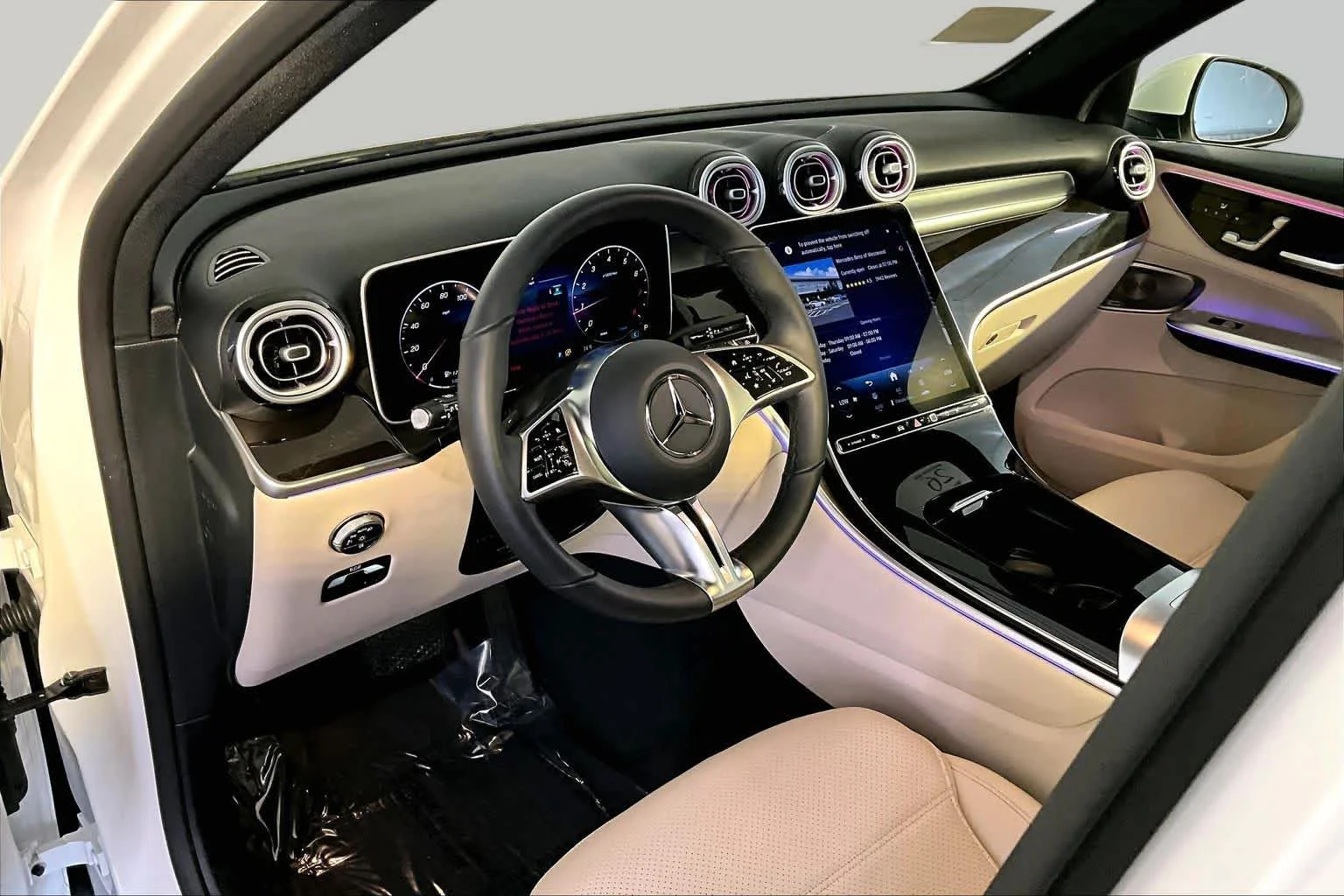 Certified Used 2026 Polar White Mercedes-Benz GLC 300 image 18
