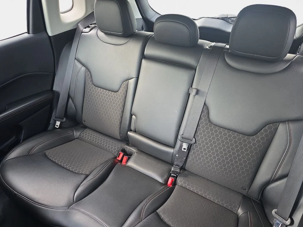 Used 2021 Jazz Blue Pearlcoat Jeep Latitude image 19