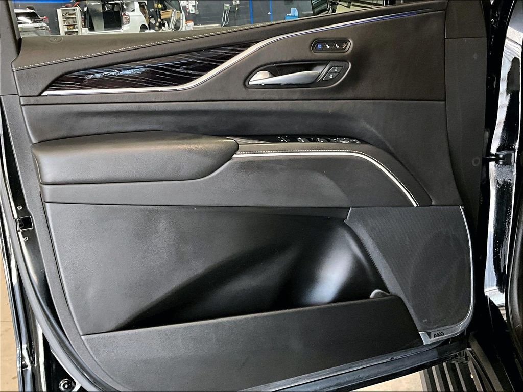 Used 2021 Black Cadillac Sport image 9