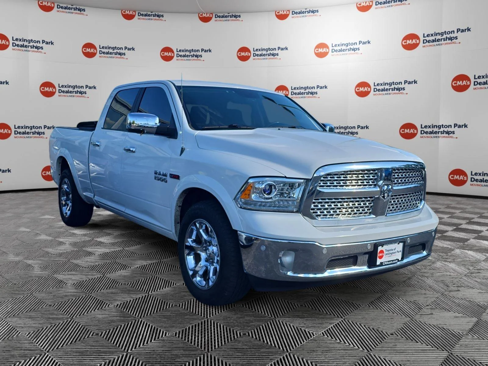 2018 RAM 1500 Laramie 4x4 Crew Cab 6'4's photo
