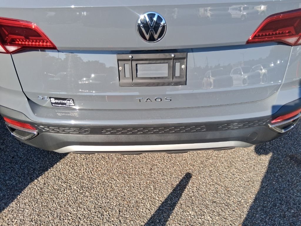 Used 2023 Gray Volkswagen 1.5T SE image 12