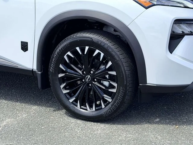 New 2026 Everest White Pearl TriCoat Nissan Dark Armor™ image 7