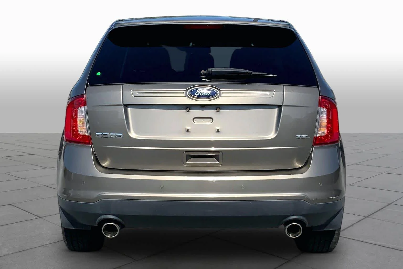 Used 2013 Mineral Gray Metallic Ford SEL image 4