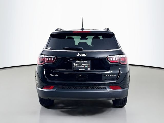 New 2026 Diamond Black Crystal Pearl-Coat Exterior Paint Jeep Limited image 6