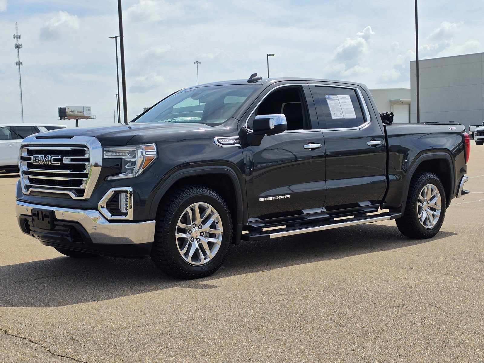 2020 GMC Sierra 4WD Crew Cab Short Box SLT's photo