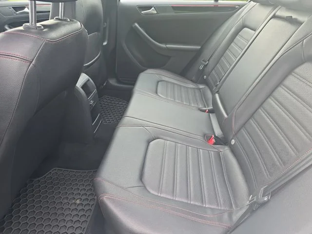Used 2017  Volkswagen GLI image 14