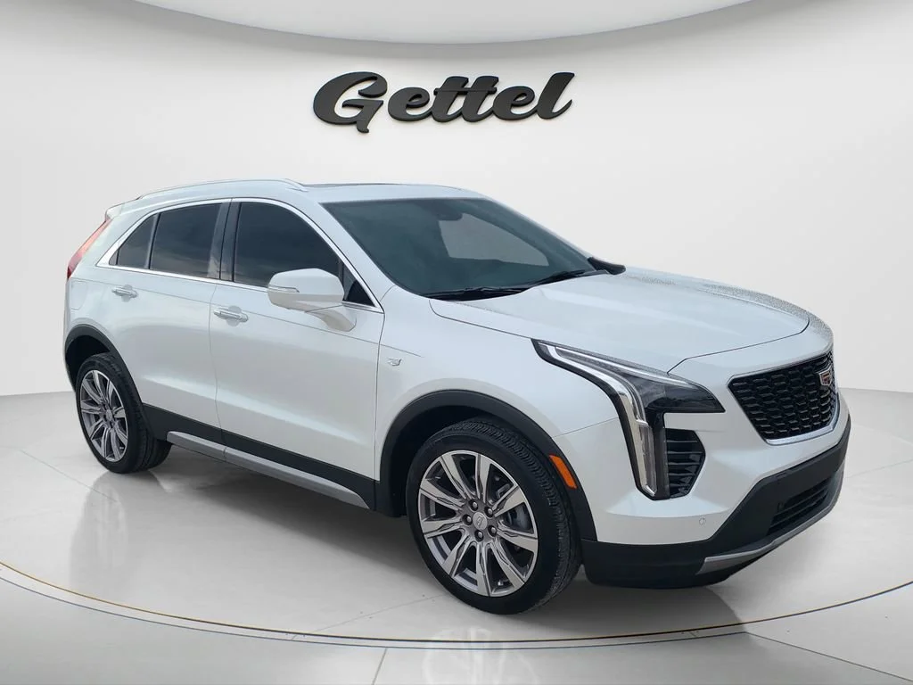 Used 2022 Crystal White Tricoat Cadillac Premium Luxury image 3