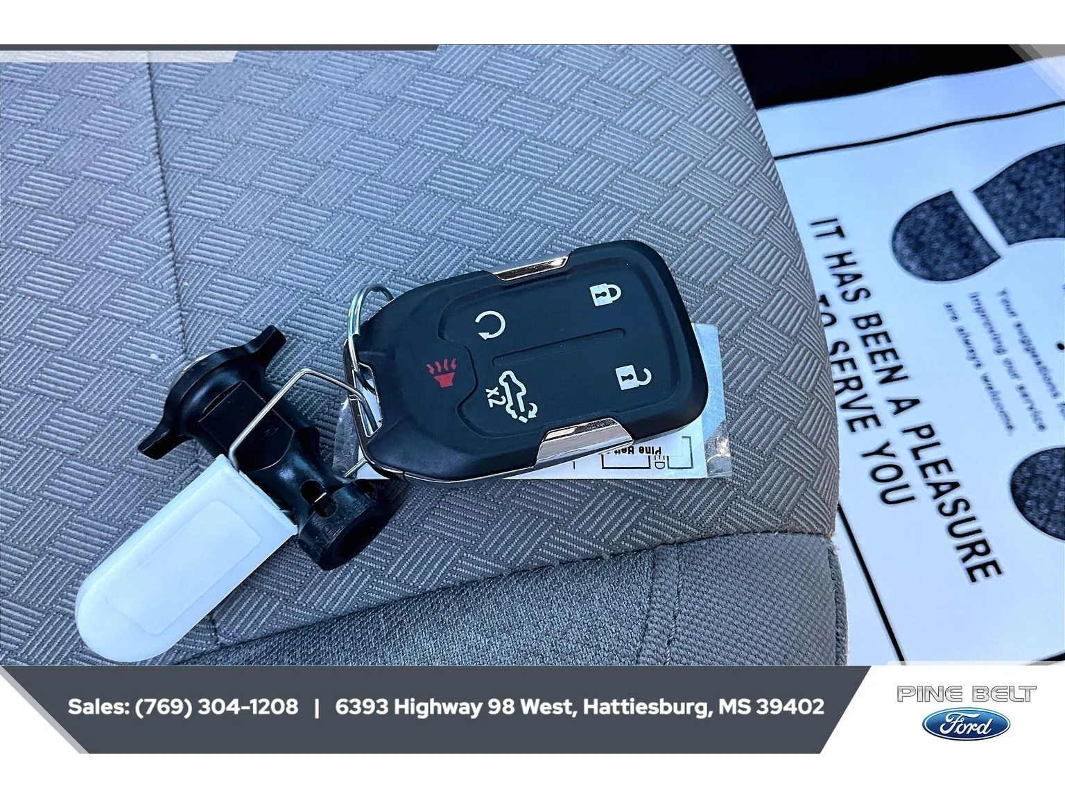 Used 2021 Summit White Chevrolet LT image 9
