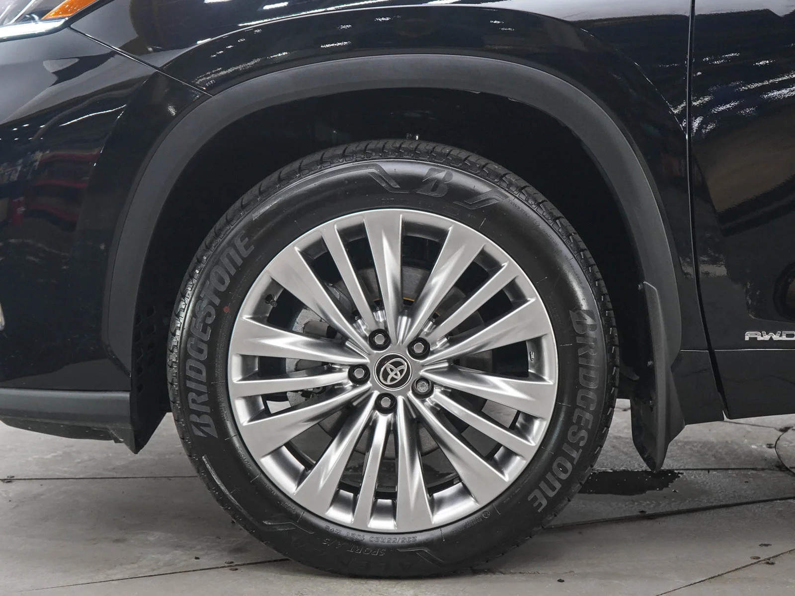 Used 2026  Toyota Hybrid Platinum image 29
