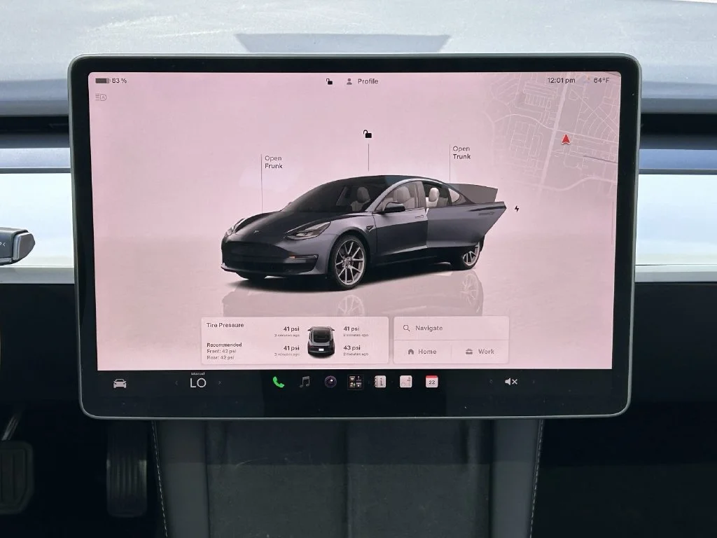 Used 2023  Tesla Base image 15