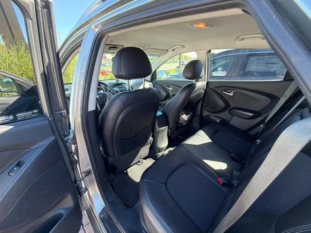 Used 2012 Gray Hyundai GLS image 9